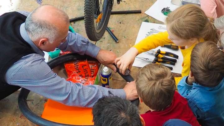 KlimaEck_Radreparatur_c_Sofie_Hochenburger